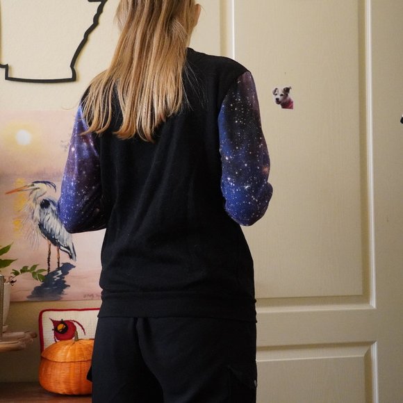 Galaxy Contrast Print Sleeve Sweatshirt 2010s - Picture 3 of 3